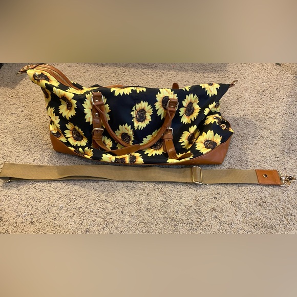 Weekender Duffel Bag Sunflower-Black - Picture 7 of 7